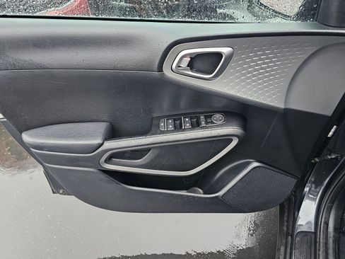 Used 2023 Kia Soul LX w/ Option Group 015 image 24