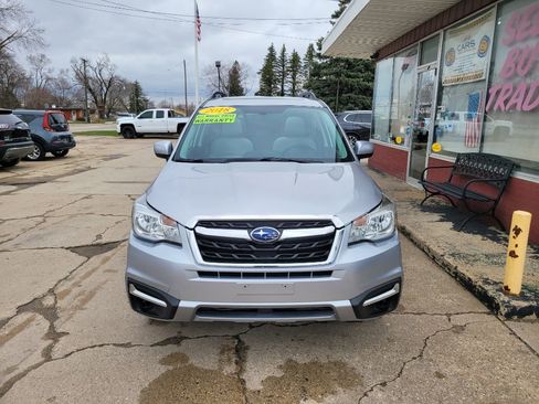 Used 2018 Subaru Forester 2.5i Premium w/ All-Weather Package AWD/4WD image 2