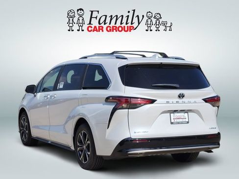 New 2026 Toyota Sienna Platinum AWD/4WD image 3