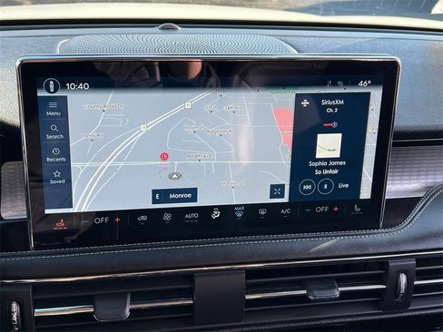 Used 2023 Lincoln Corsair AWD image 18