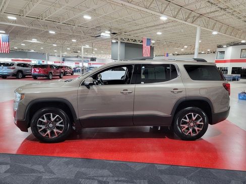 Certified 2023 GMC Acadia SLE w/ Driver Convenience Package image 9