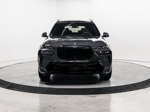 Used 2025 BMW X7 xDrive40i w/ Executive Package image 2