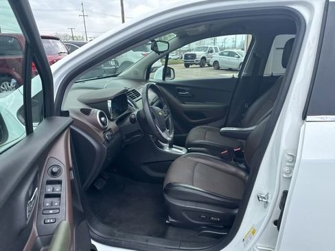 Used 2016 Chevrolet Trax LT w/ LT Convenience Package image 9