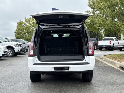 Used 2017 GMC Yukon SLE w/ Convenience Package image 16