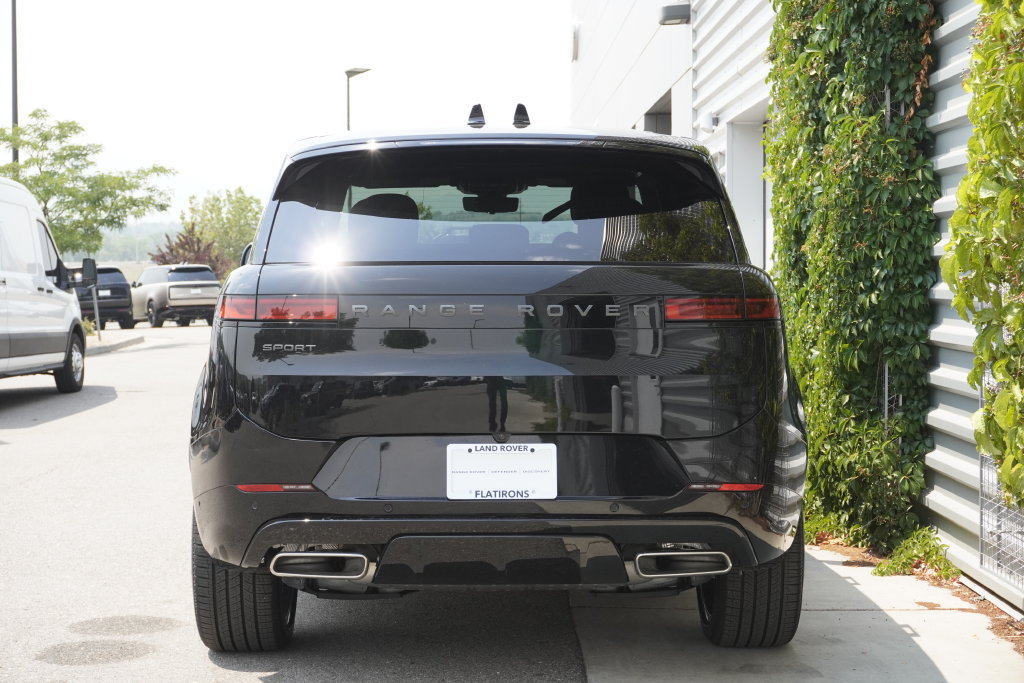 New 2026 Land Rover Range Rover Sport Dynamic SE AWD/4WD image 6