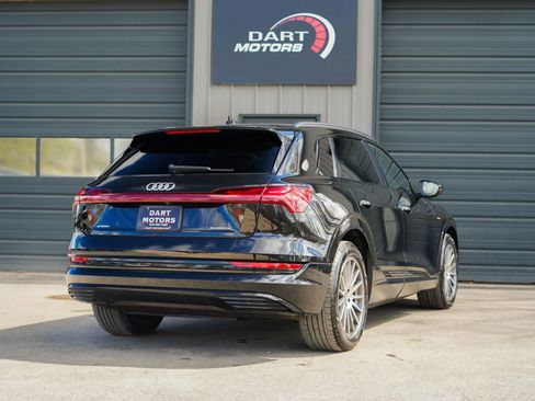 Used 2021 Audi e-tron Premium w/ Convenience Plus Package image 5