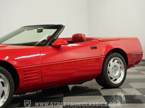 Used 1991 Chevrolet Corvette Convertible image 21