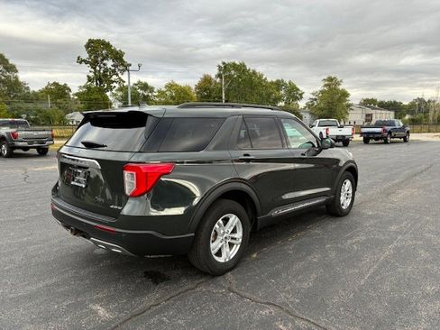 Used 2023 Ford Explorer XLT w/ Equipment Group 202A image 5