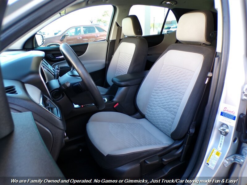 Used 2018 Chevrolet Equinox LS FWD image 15
