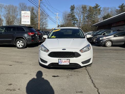 Used 2017 Ford Focus SE w/ Cold Weather Package image 2