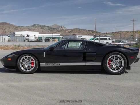 Used 2005 Ford GT RWD image 3
