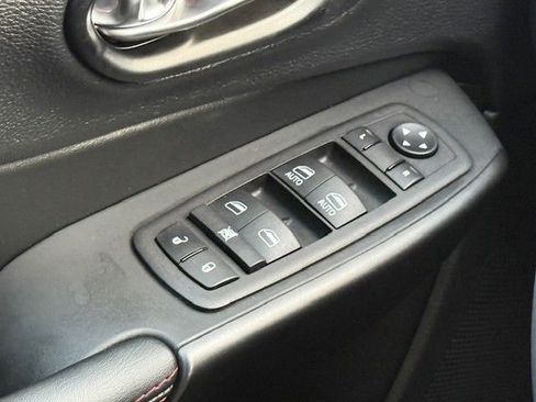 Used 2023 Jeep Cherokee Trailhawk image 34