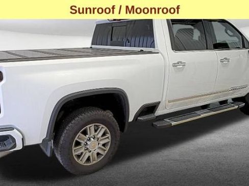 Used 2025 Chevrolet Silverado 2500 High Country w/ High Country Premium Package AWD/4WD image 5