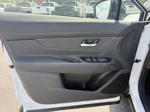 New 2025 Nissan Murano SV image 10