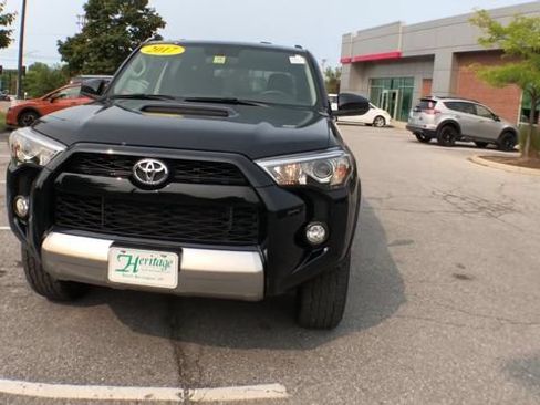 Used 2017 Toyota 4Runner TRD Off-Road AWD/4WD image 3