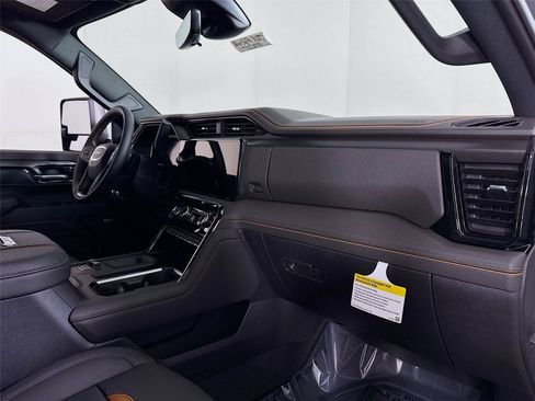 New 2026 GMC Sierra 3500 AT4 w/ AT4 Premium Plus Package AWD/4WD image 24