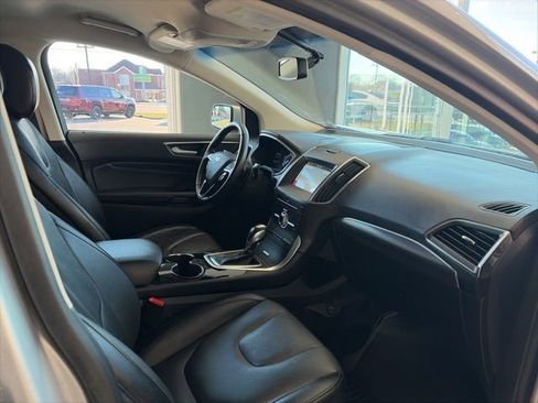 Used 2018 Ford Edge Titanium image 17
