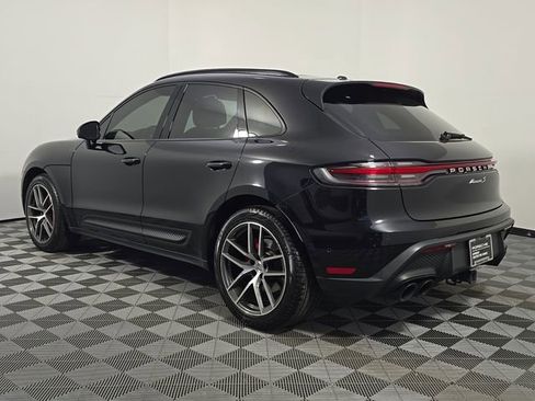 Certified 2022 Porsche Macan S AWD/4WD image 3