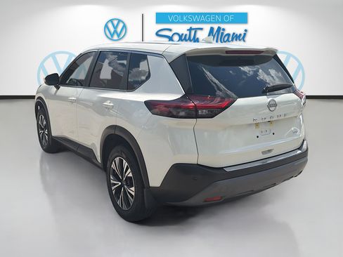 Used 2023 Nissan Rogue SV image 5