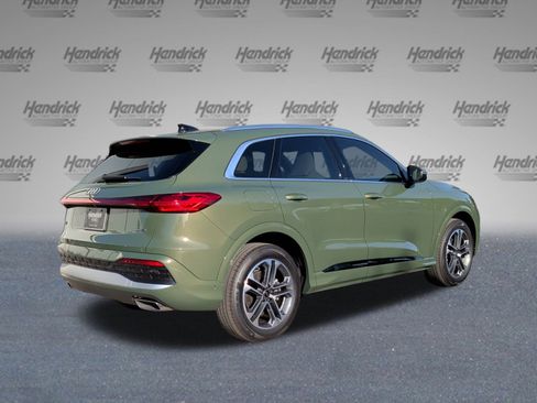 New 2025 Audi Q5 Prestige image 9
