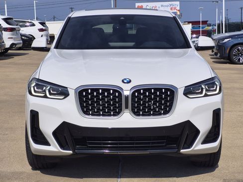 Used 2022 BMW X4 xDrive30i w/ M Sport Package 2 AWD/4WD image 2