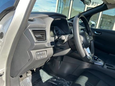 Used 2025 Nissan Leaf S FWD image 20