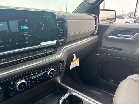 Used 2024 GMC Sierra 1500 SLT w/ SLT Premium Plus Package image 28