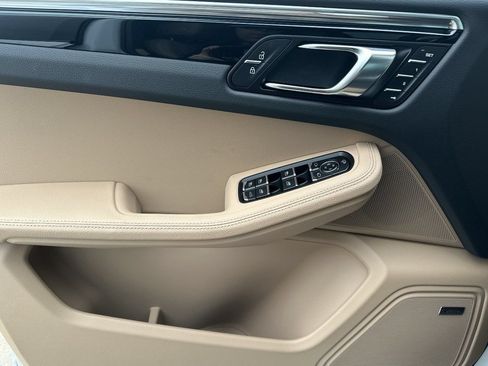 New 2026 Porsche Macan AWD/4WD image 17