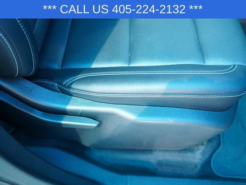 Used 2025 Chevrolet Traverse LT FWD image 23