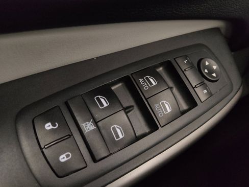 Used 2020 Jeep Cherokee Limited w/ Technology Group image 27