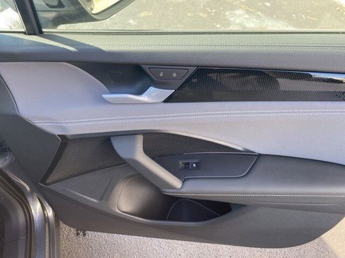 New 2025 Volkswagen Tiguan SE image 46