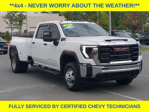 Used 2025 GMC Sierra 3500 Pro AWD/4WD image 3
