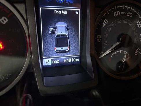 Used 2021 Toyota Tacoma TRD Off-Road image 22