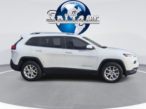 Used 2017 Jeep Cherokee Latitude w/ Safety/Convenience Group image 10