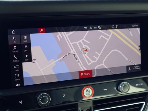 New 2026 Porsche Macan image 18