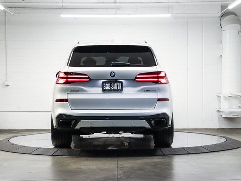 Used 2026 BMW X5 sDrive40i w/ M Sport Package RWD image 5