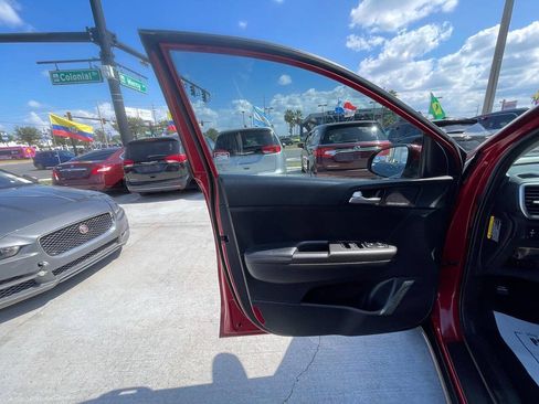 Used 2019 Kia Sportage LX AWD/4WD image 8