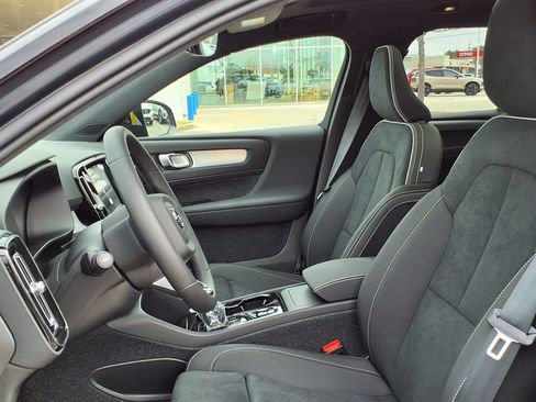 New 2026 Volvo XC40 B5 Ultra w/ Protection Package Premier AWD/4WD image 13