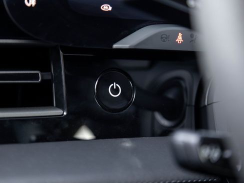 Used 2023 Porsche Taycan GTS image 17