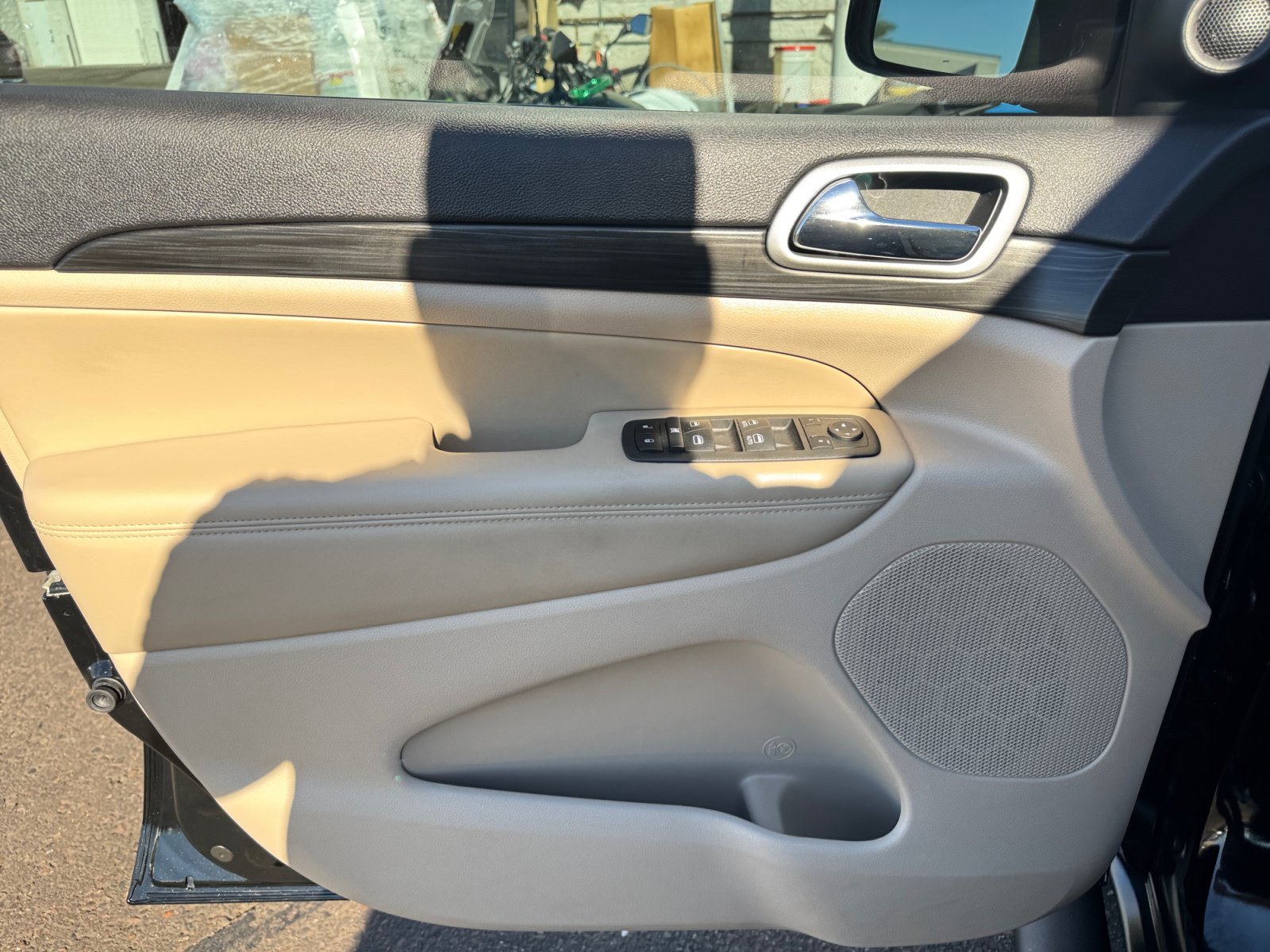 Used 2022 Jeep Grand Cherokee Laredo E RWD image 11