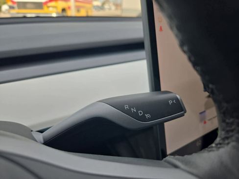 Used 2023 Tesla Model 3 Standard Range image 28