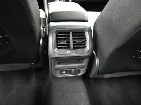 Used 2021 Volkswagen Tiguan SE R-Line image 37