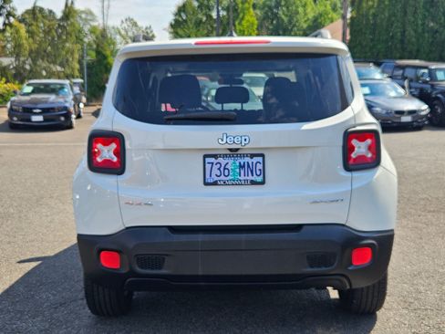 Used 2017 Jeep Renegade Sport w/ Power & Air Group image 5