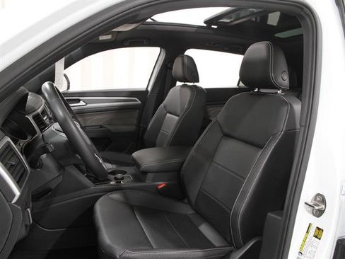 Certified 2021 Volkswagen Atlas Cross Sport SE w/ Panoramic Sunroof Package image 5