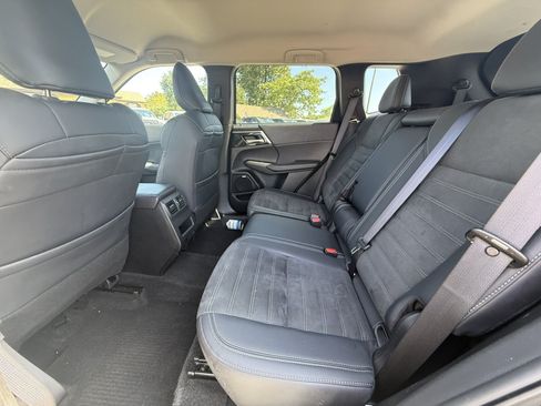 Used 2025 Mitsubishi Outlander SE AWD/4WD image 27