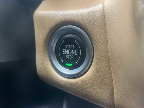 Used 2021 Chevrolet Tahoe Premier AWD/4WD image 18