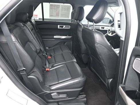 Used 2023 Ford Explorer Limited AWD/4WD image 13