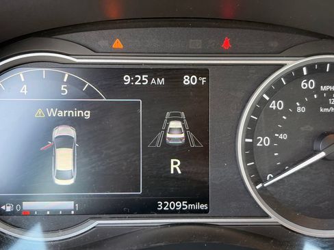 Certified 2025 Nissan Versa SV FWD image 33