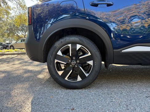 Used 2025 Nissan Kicks SV image 23