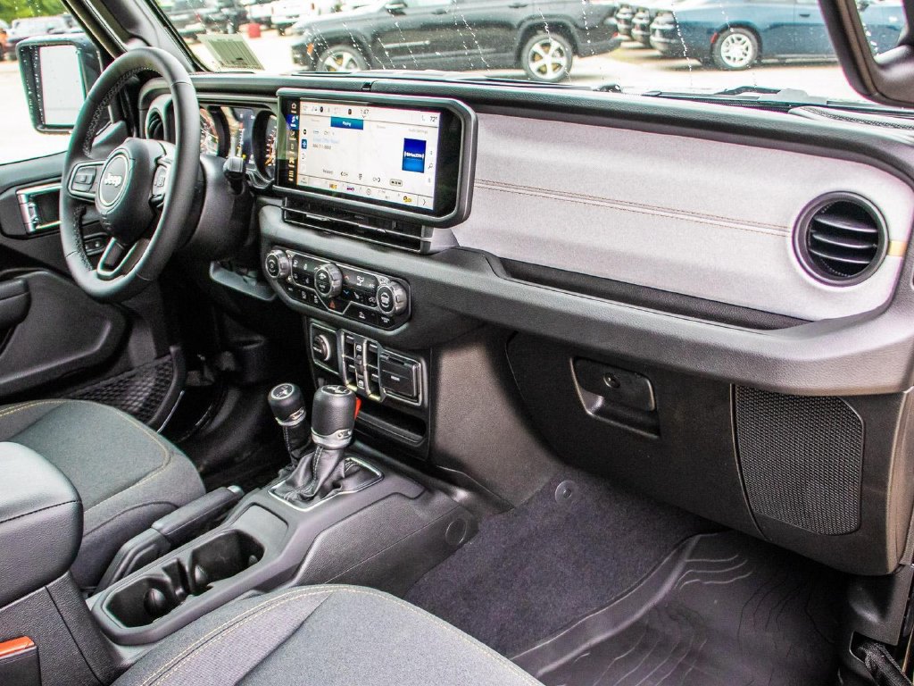 Used 2025 Jeep Wrangler Unlimited Sport AWD/4WD image 14